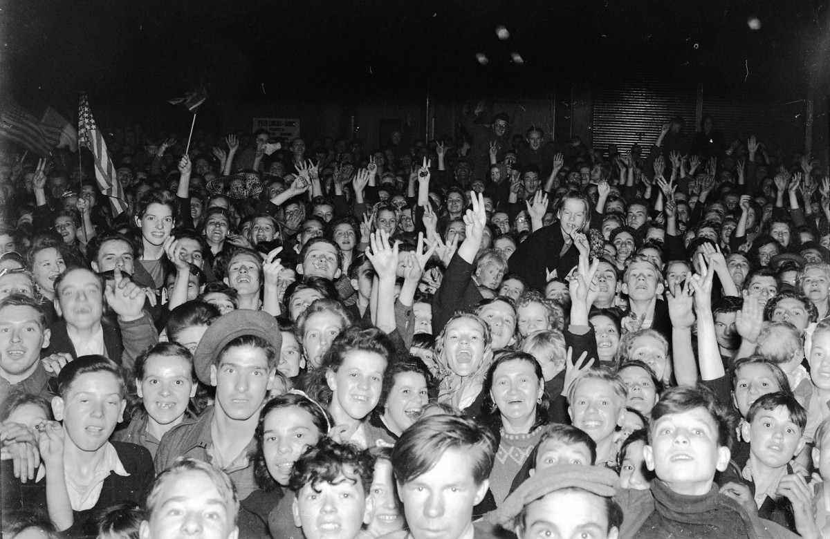 Victory Day Sunderland with Crowds in Fawcett Street - 1946